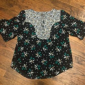 Ann Taylor 3/4 sleeve peasant blouse.  Navy with hints of Kelly green.